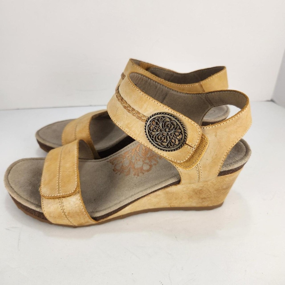 Aetrex Jillian Women's Size 10 Tan Leather Wedge Sandals Adjustable Comfort